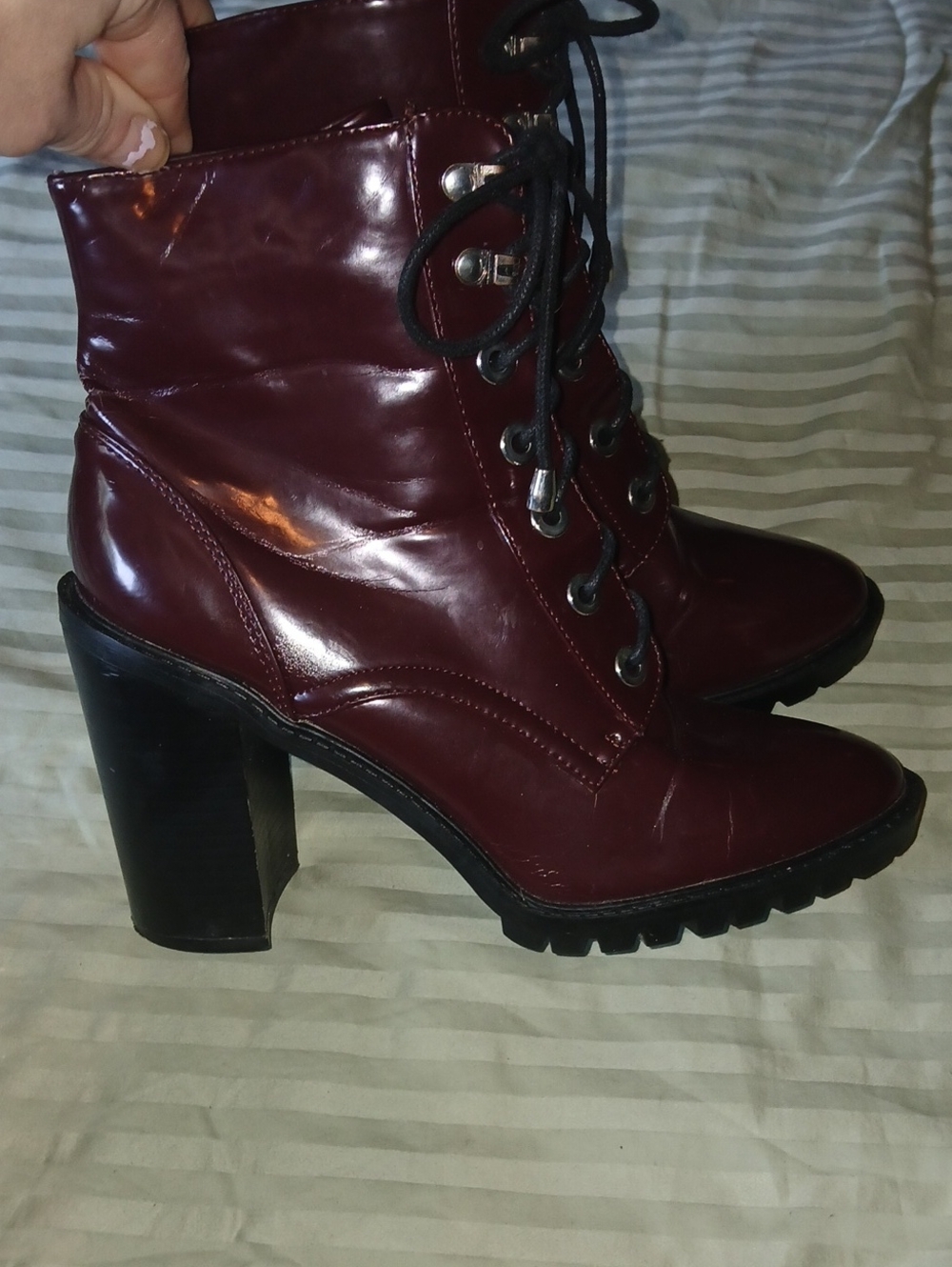 Womens So Me Burgundy Patent Leather Lace-Up Chunky Heel Ankle Boots Sz: 9